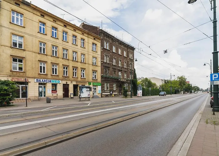 Modern Apartment Lubicz Kraków by Renters