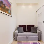 Modern Apartment Lubicz Kraków by Renters